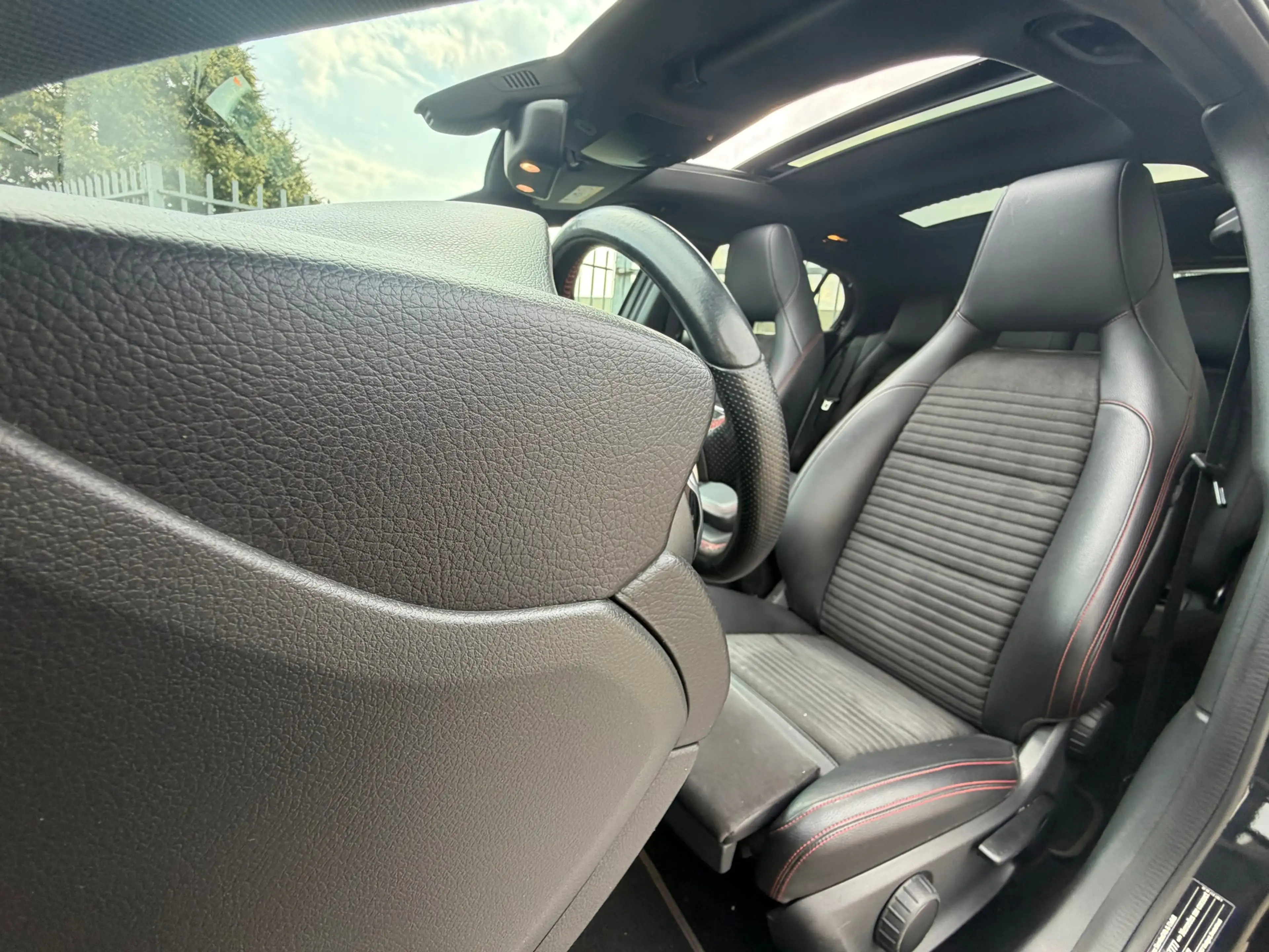 Mercedes-Benz GLA 250 4Matic Premium Plus AMG 211PK! Pano l Sfeerver l C — photo 5