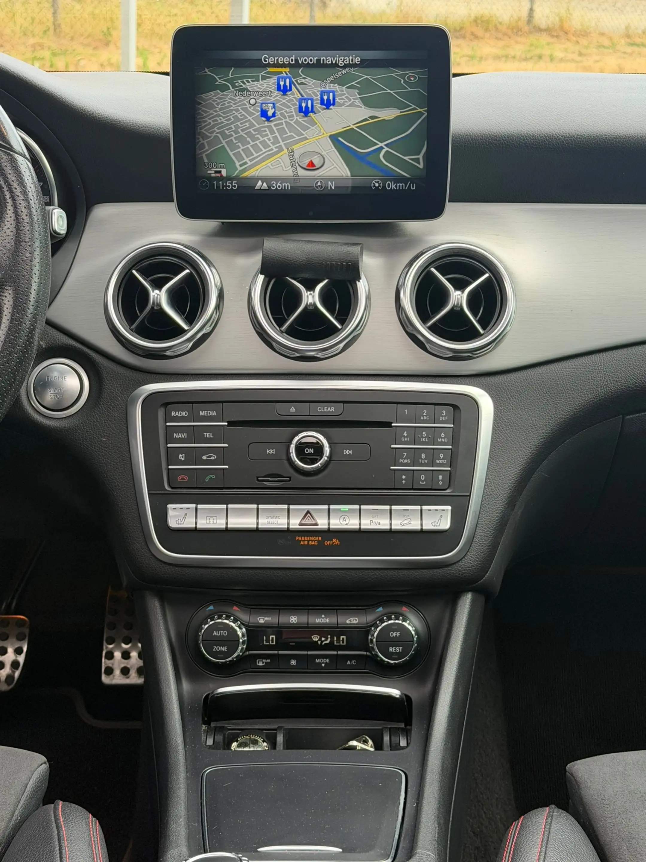 Mercedes-Benz GLA 250 4Matic Premium Plus AMG 211PK! Pano l Sfeerver l C — photo 20