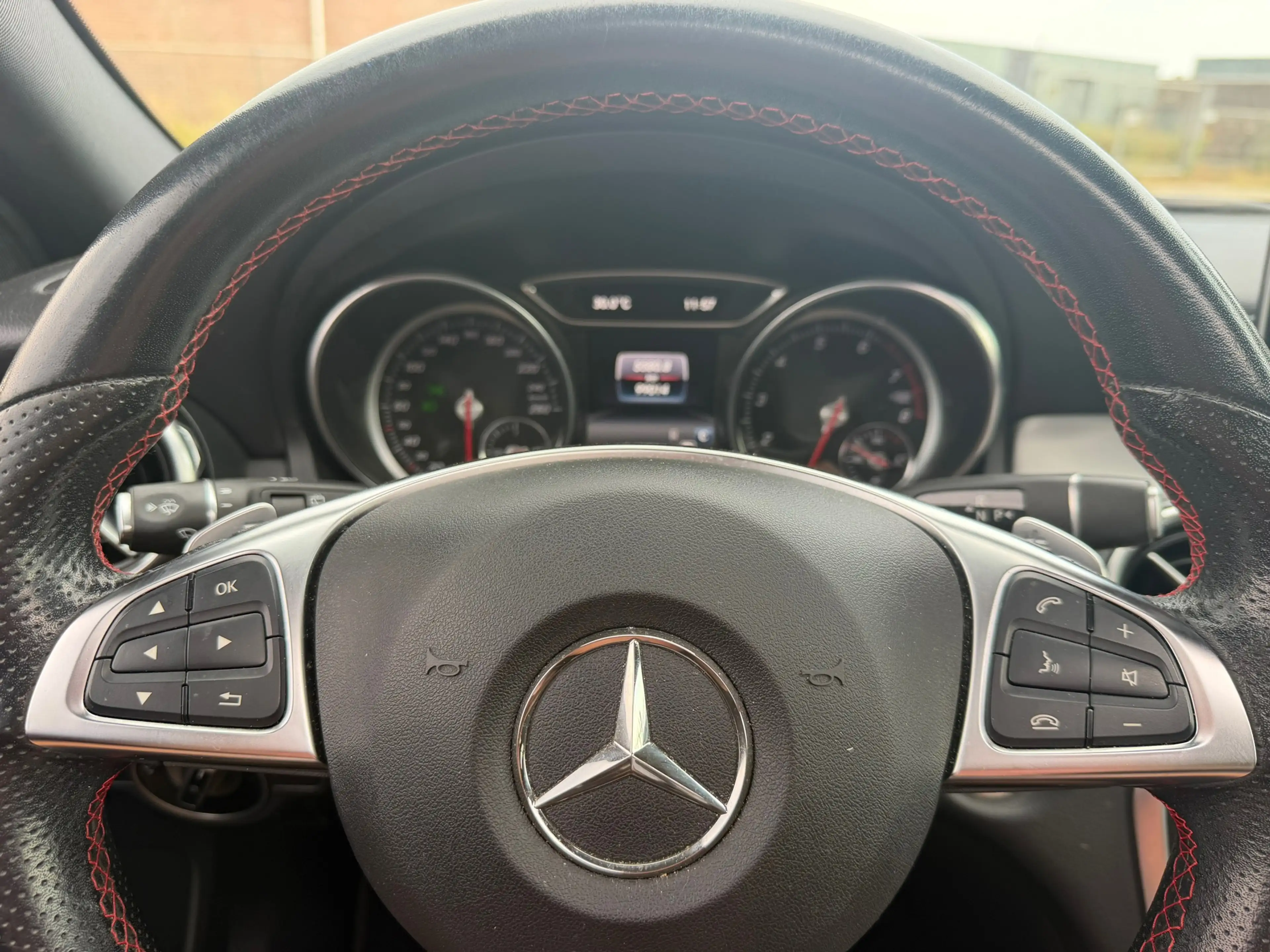 Mercedes-Benz GLA 250 4Matic Premium Plus AMG 211PK! Pano l Sfeerver l C — photo 32