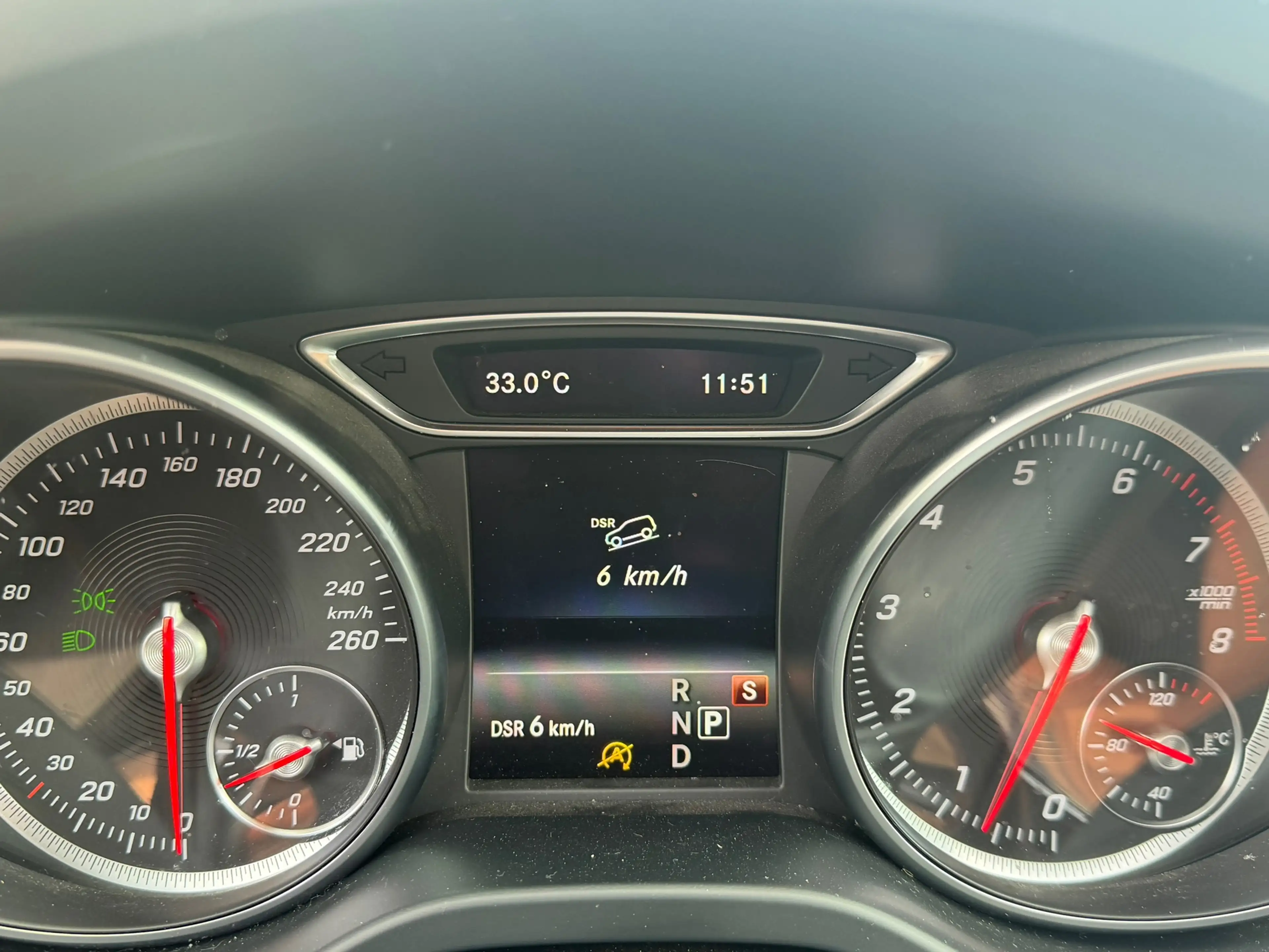 Mercedes-Benz GLA 250 4Matic Premium Plus AMG 211PK! Pano l Sfeerver l C — photo 38