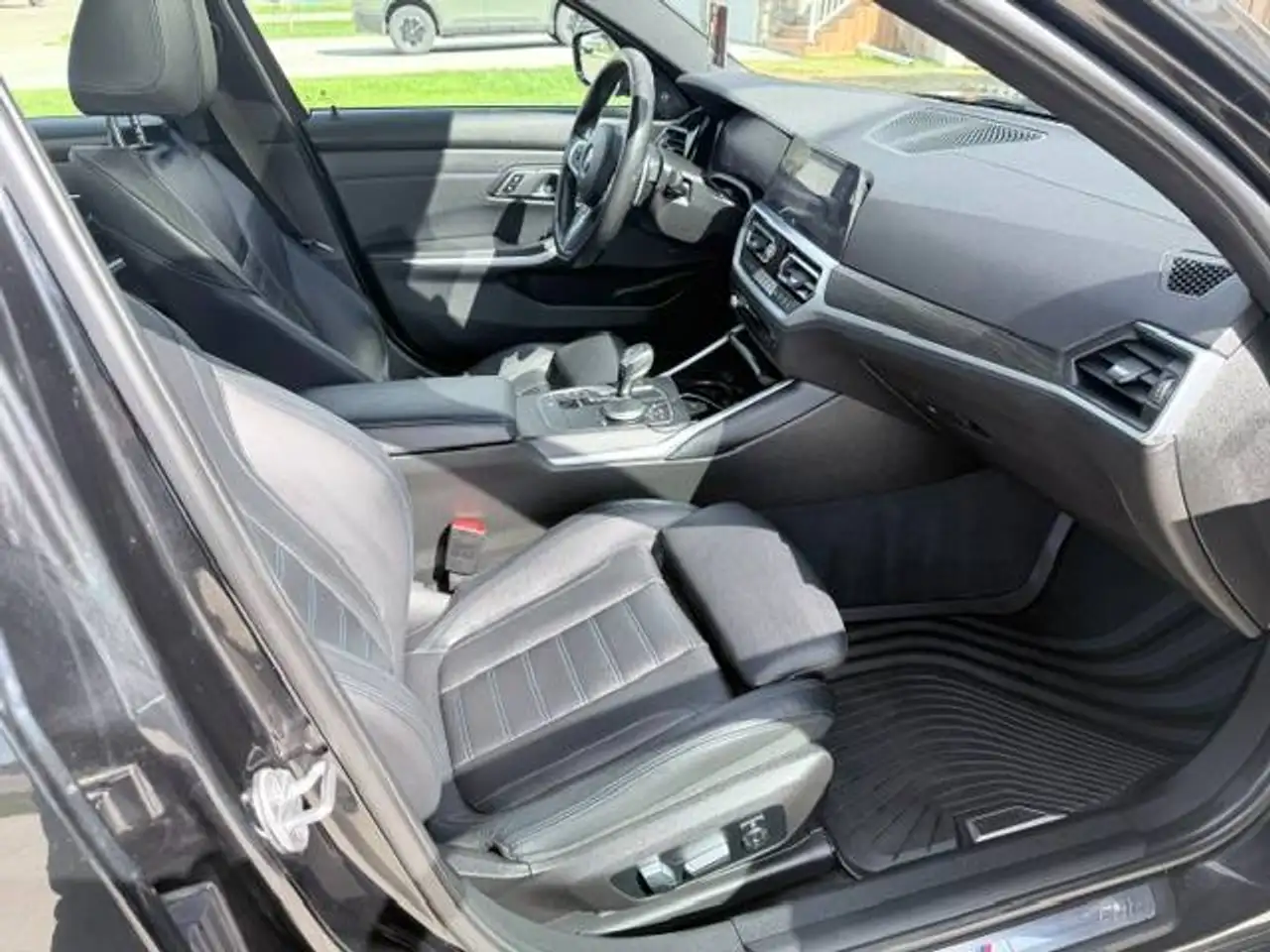 BMW 3 Series снимка BMW 3 Series