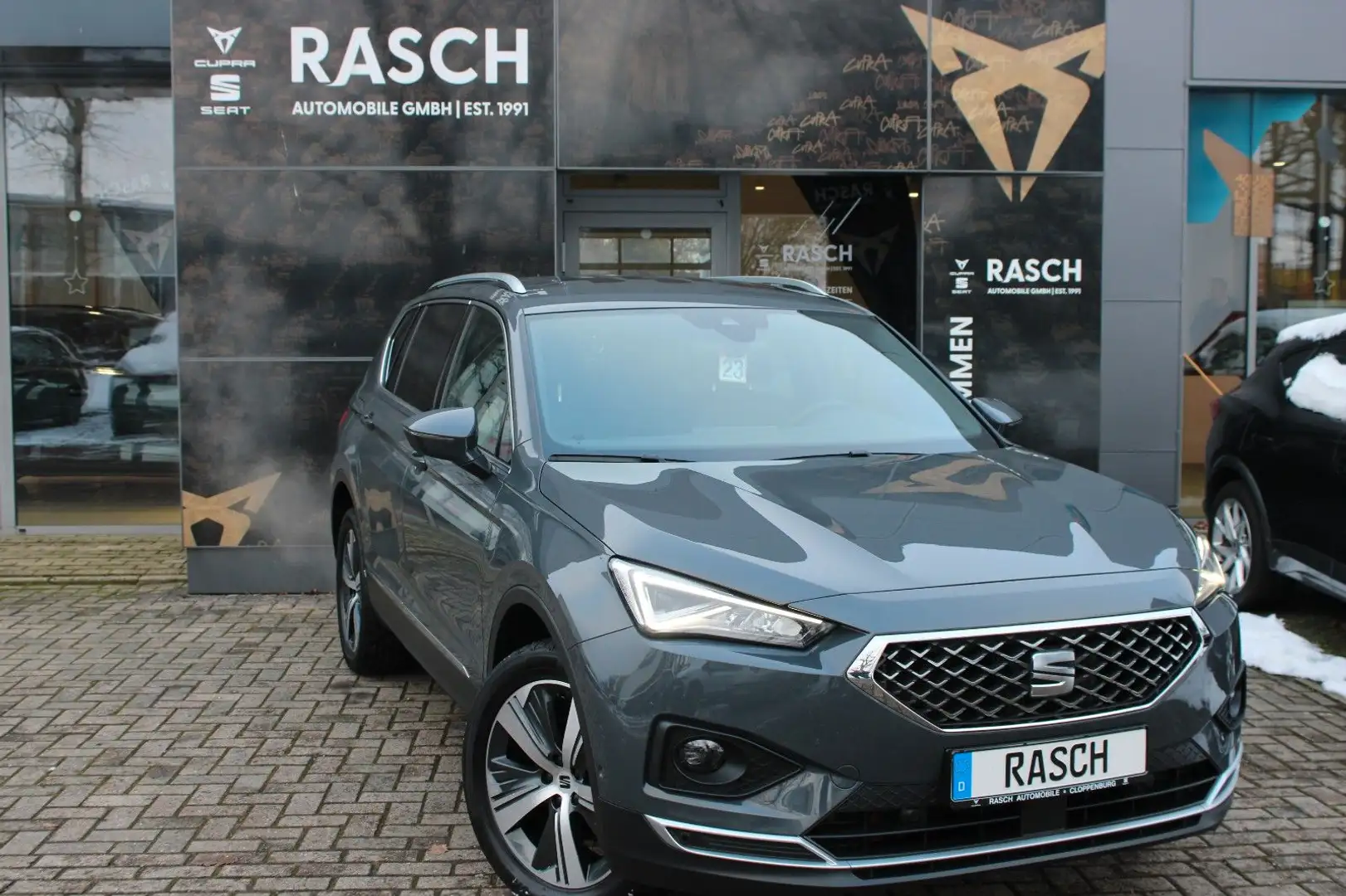 SEAT Tarraco 2.0 TDI ACC+LED+RFK+FULL LINK+SPURW+NAVI Grau - 2