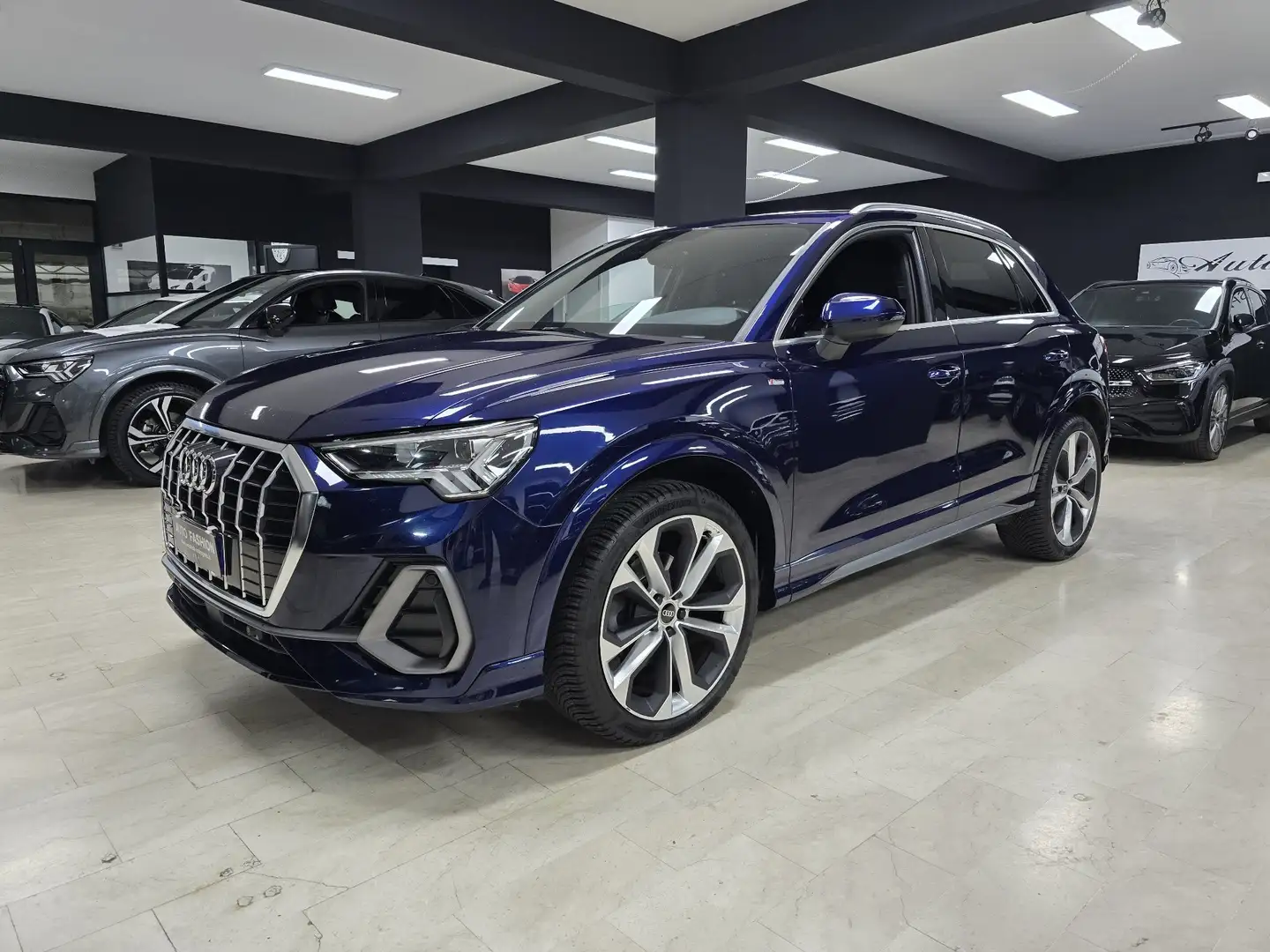 Audi Q3 Q3 II 2023 35 2.0 tdi S line s-tronic Azul - 1