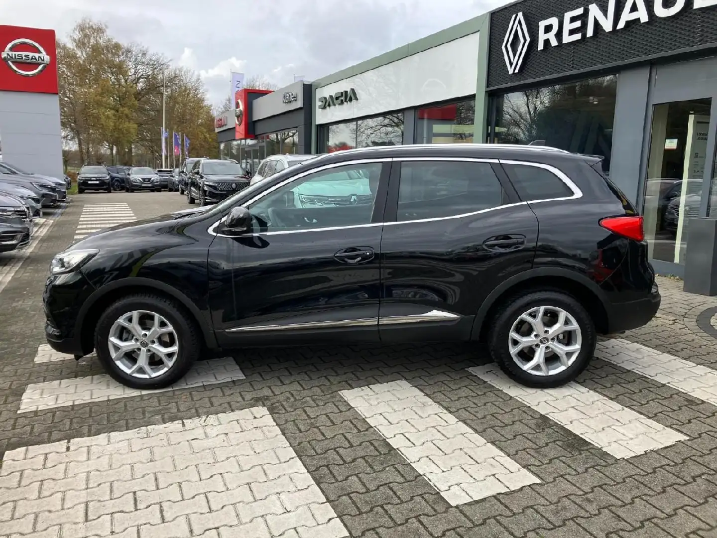 Renault Kadjar Business Edition TCe 140 EDC Schwarz - 2