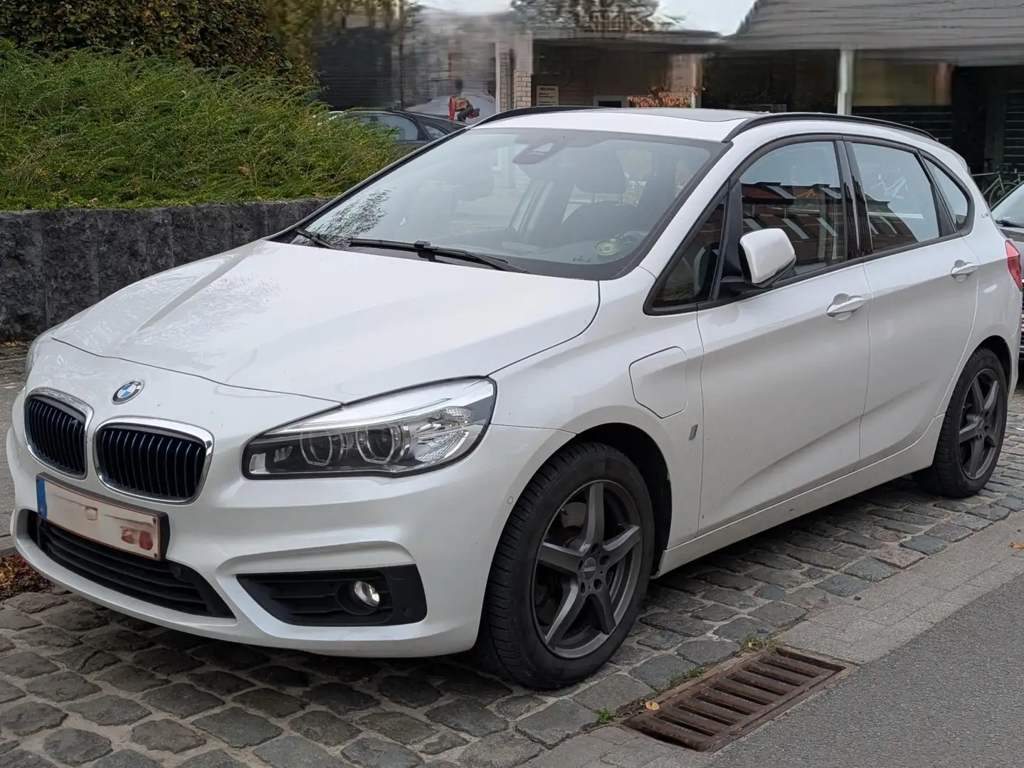 BMW 225 225xe iPerformance Active Tourer Sport Line Weiß - 2