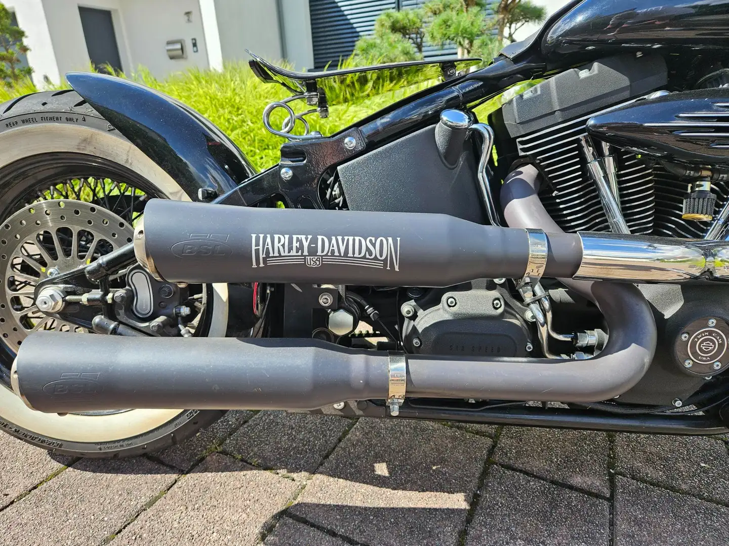 Harley-Davidson Night Train FXST Bobber Custom Bike Černá - 2