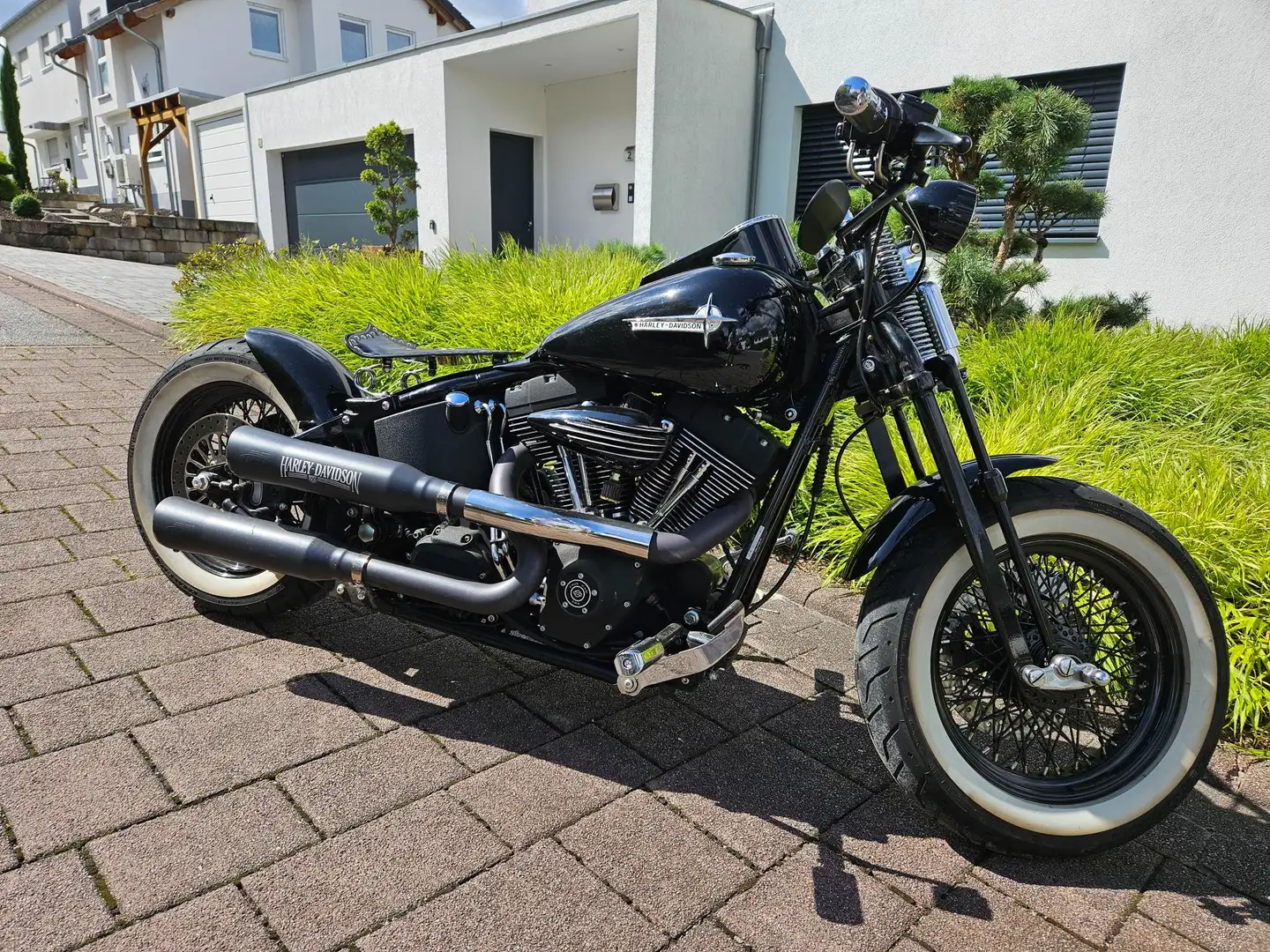Harley-Davidson Night Train FXST Bobber Custom Bike Černá - 1