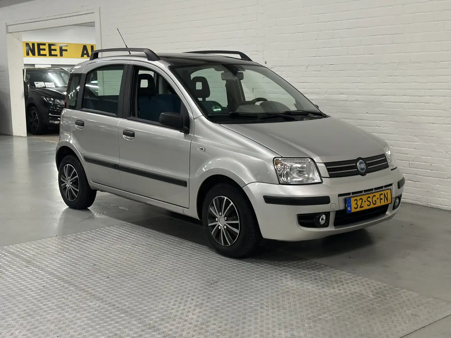 Fiat Panda 1.2 Navigator elk.pakket / pano / stuurbkr Gris - 2
