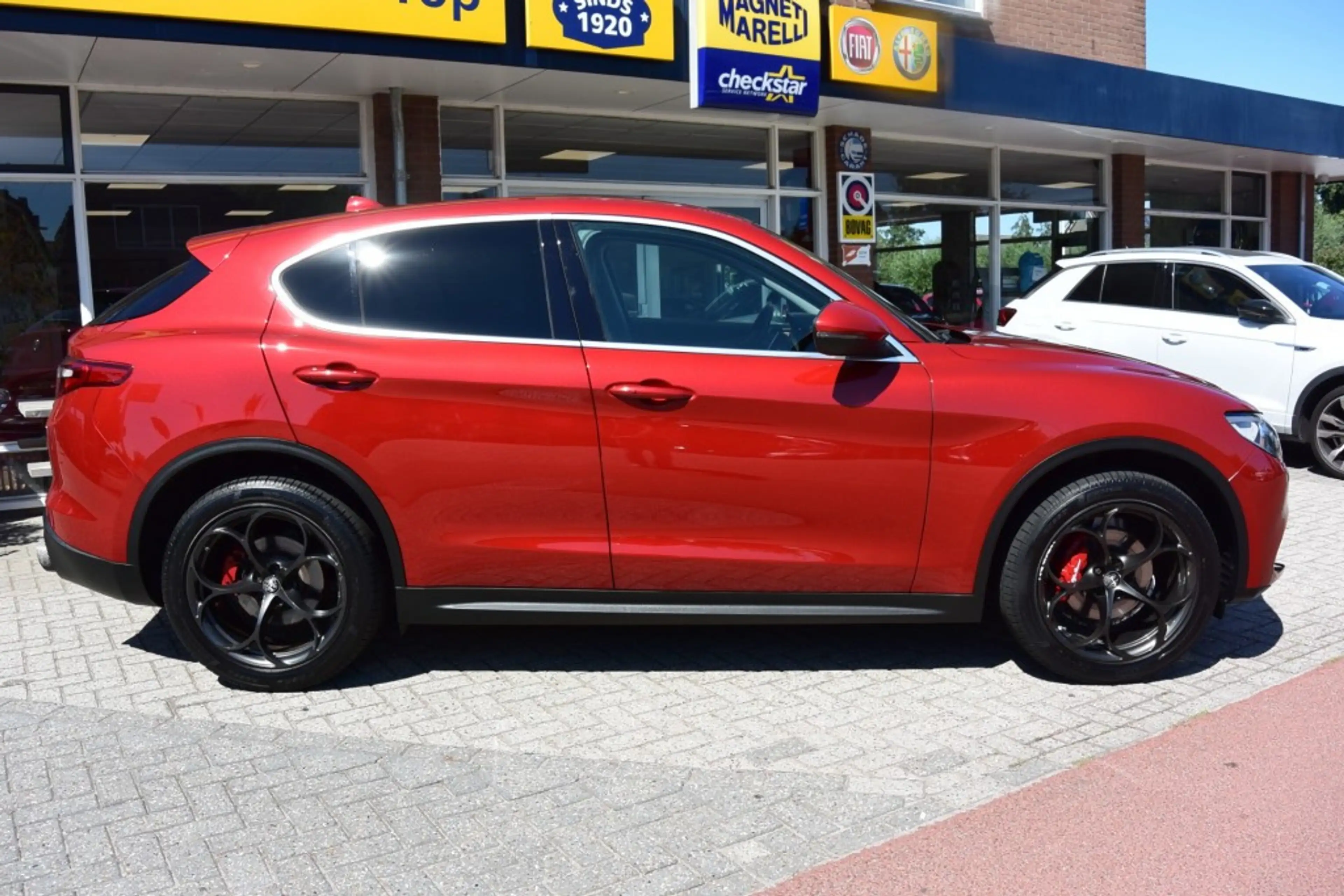Alfa Romeo Stelvio 2.0 T AWD F.E. — photo 4