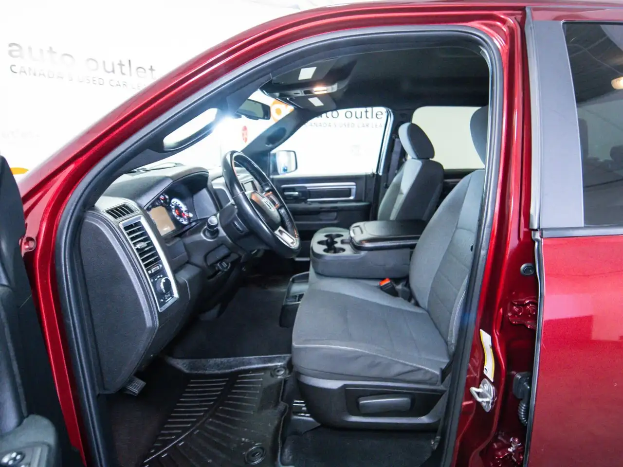 RAM 1500 снимка RAM 1500