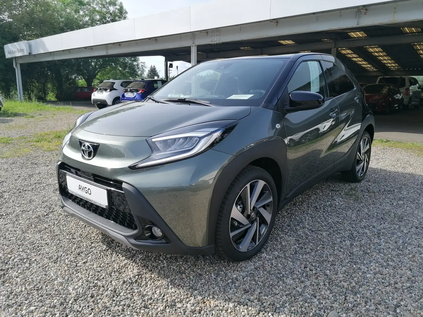 Toyota Aygo X Explore, SmartConnect, Teilleder, 18 Zoll Grün - 2