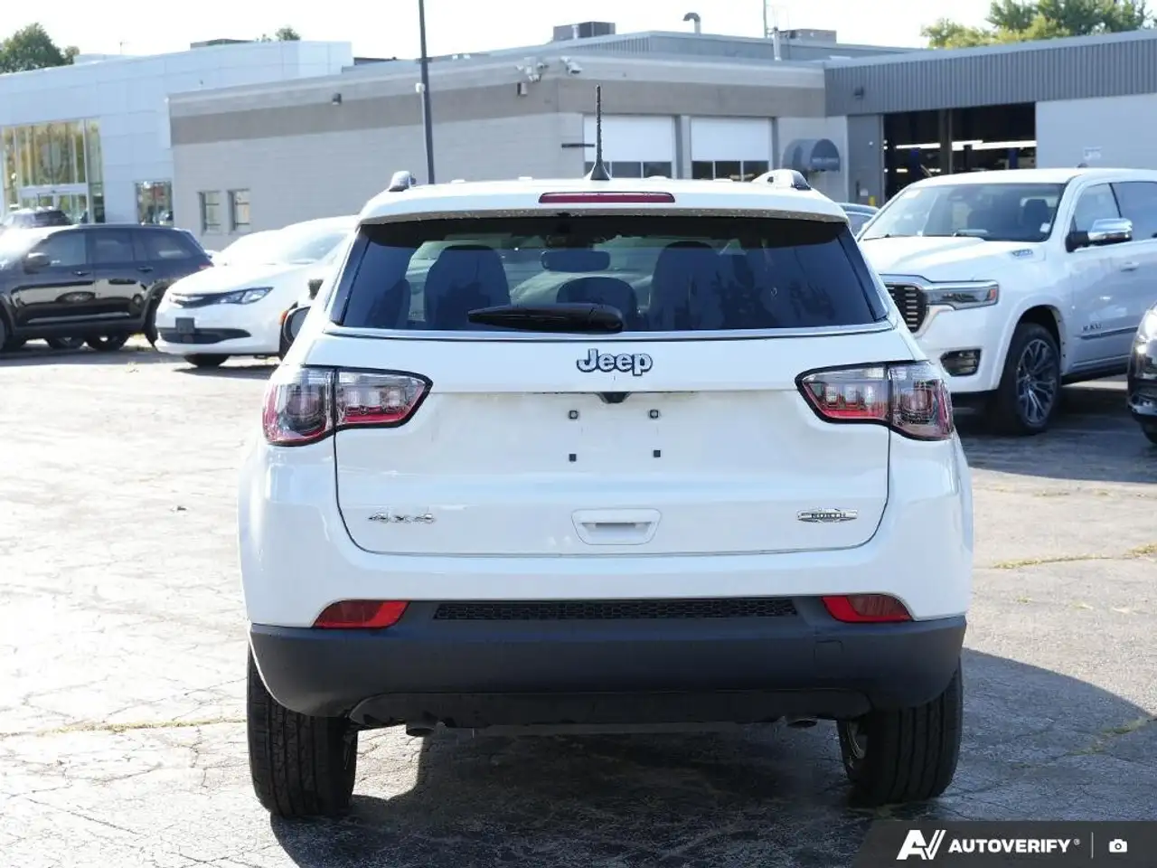 Jeep Compass снимка Jeep Compass