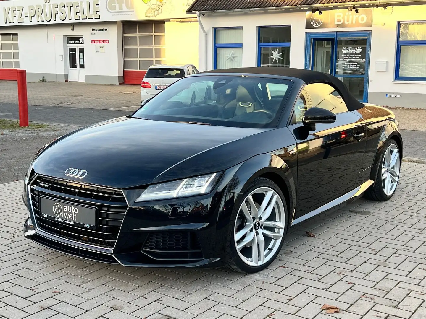 Audi TT Roadster 2.0 TFSI quattro, S Line, LED Noir - 1