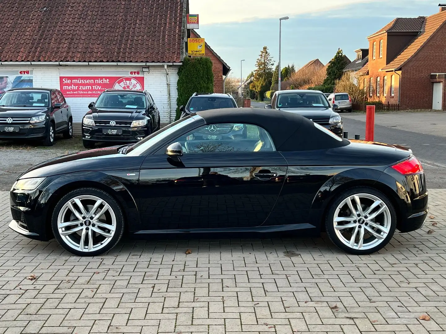 Audi TT Roadster 2.0 TFSI quattro, S Line, LED Noir - 2