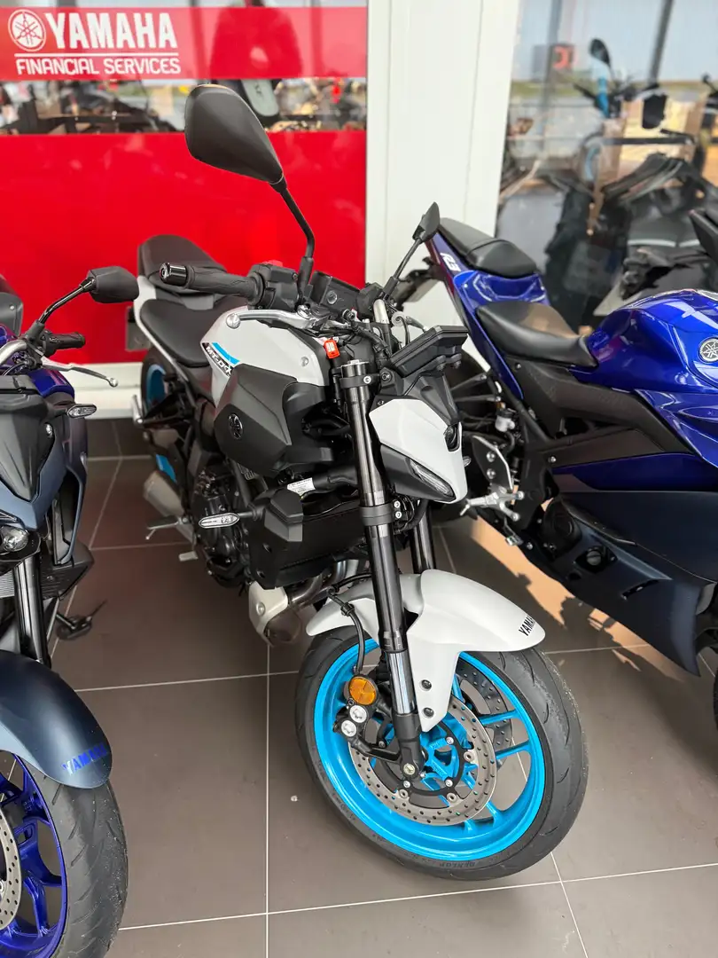 Yamaha MT-07 Silber - 1