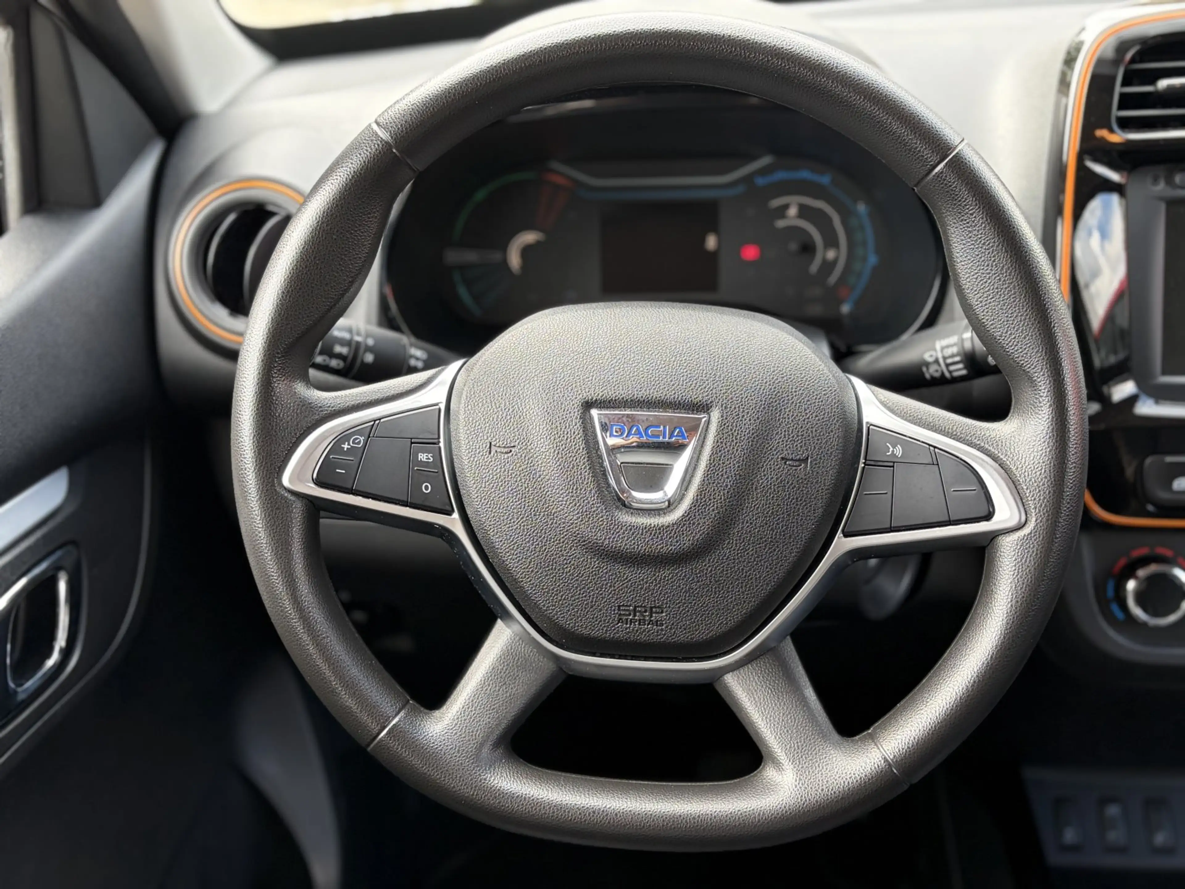 Dacia Spring Comfort Plus mit Look-Paket Orange  *CCS *RFK *Car — photo 13