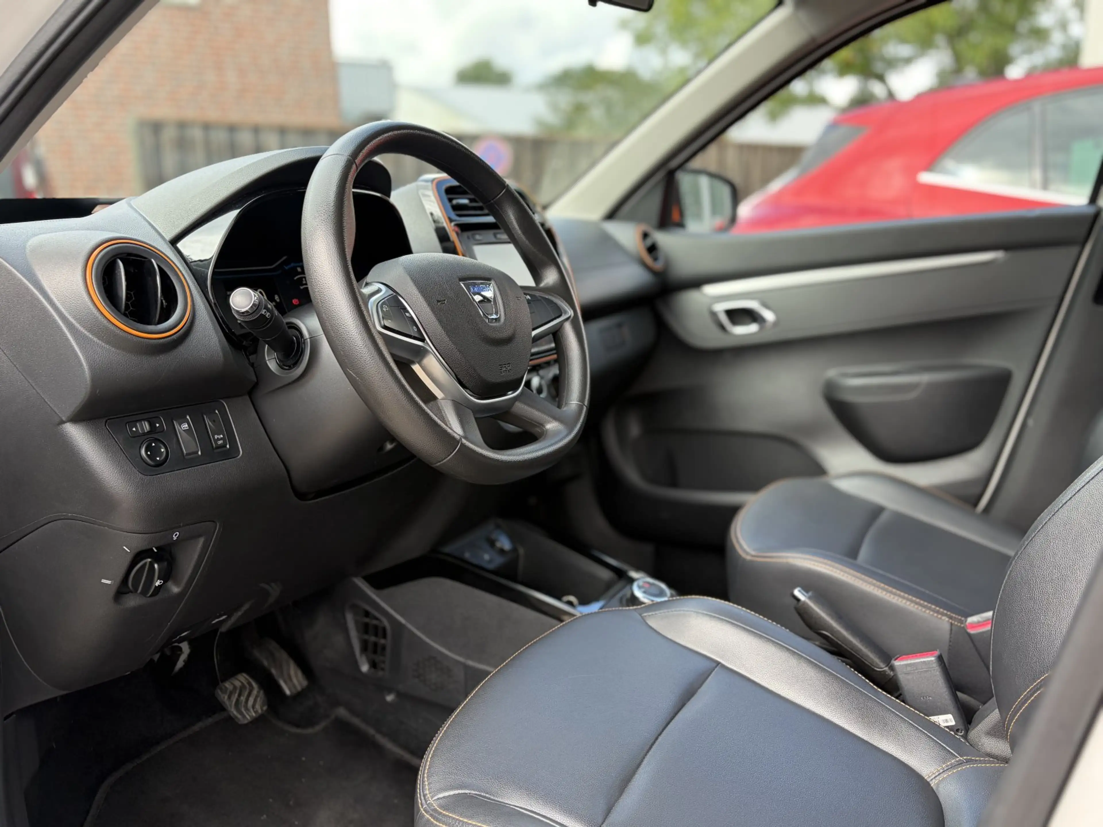 Dacia Spring Comfort Plus mit Look-Paket Orange  *CCS *RFK *Car — photo 10