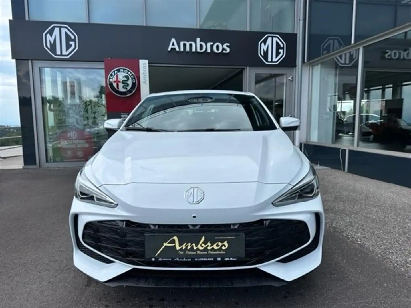 MG MG3 Hybrid+ Luxury Weiß - 2