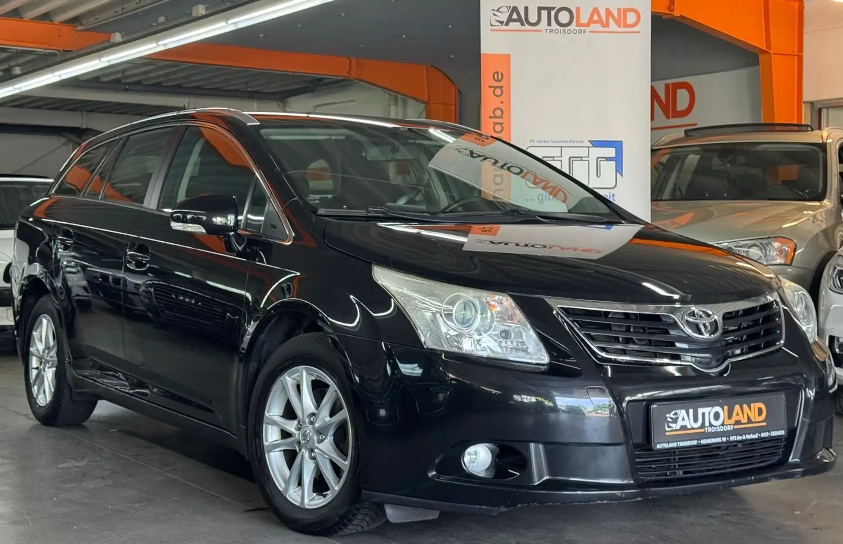 Toyota Avensis Kombi Edition 2.0-D*NAVI*KAMERA*TEMPOMAT Schwarz - 1