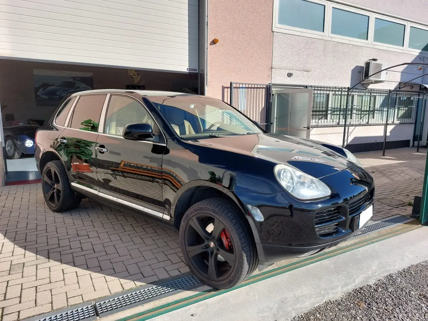 Porsche Cayenne 3.2 V6 250CV AUTOM. NAVY PELLE TELF!! Schwarz - 1