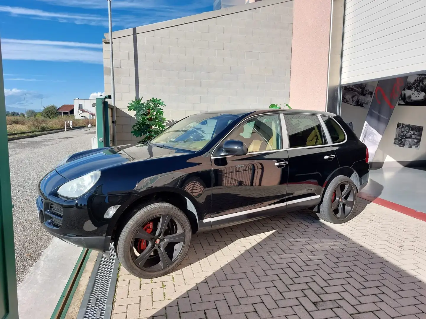 Porsche Cayenne 3.2 V6 250CV AUTOM. NAVY PELLE TELF!! Schwarz - 2