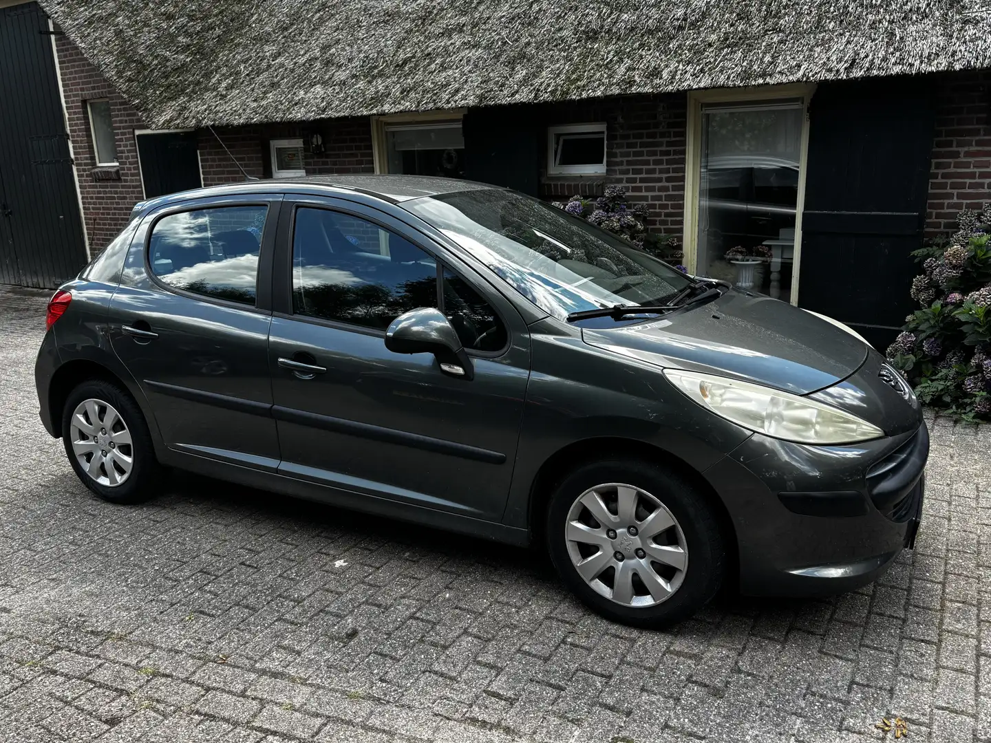 Peugeot 207 1.4-16V X-line Gri - 1