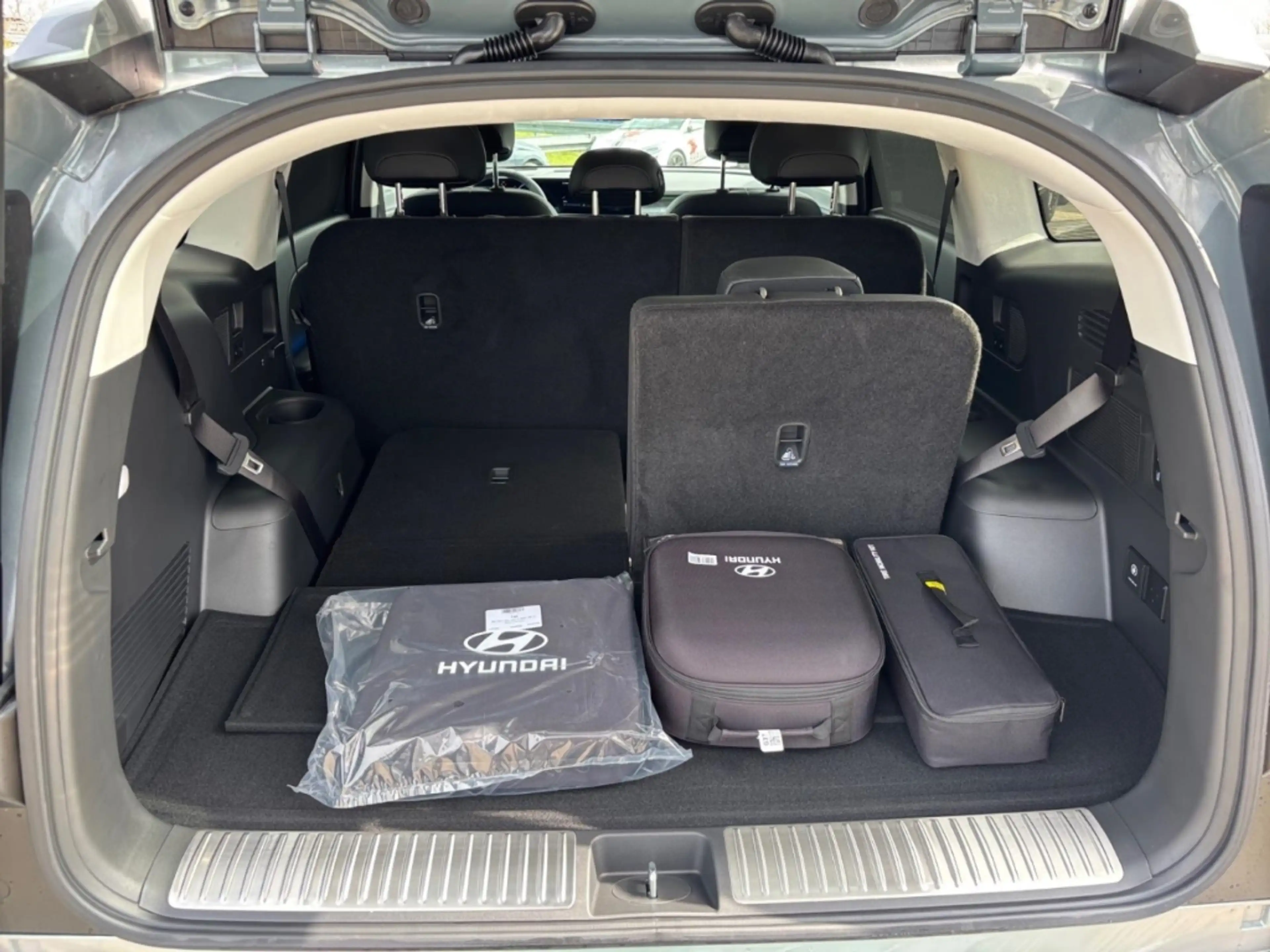 Hyundai IONIQ 9 7-Sitzer (MY26) 110 kWh (307 PS) 4WD UNIQ*HUD*Navi — photo 12