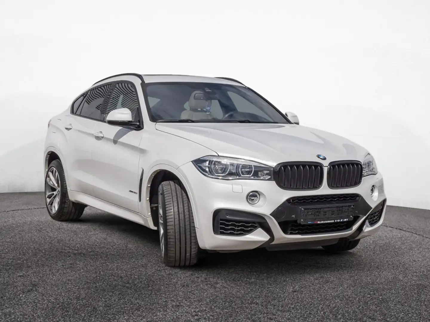 BMW X6 xDrive 50i AHK+STANDH+HUD+LED+MEM+el.SchD Bianco - 2
