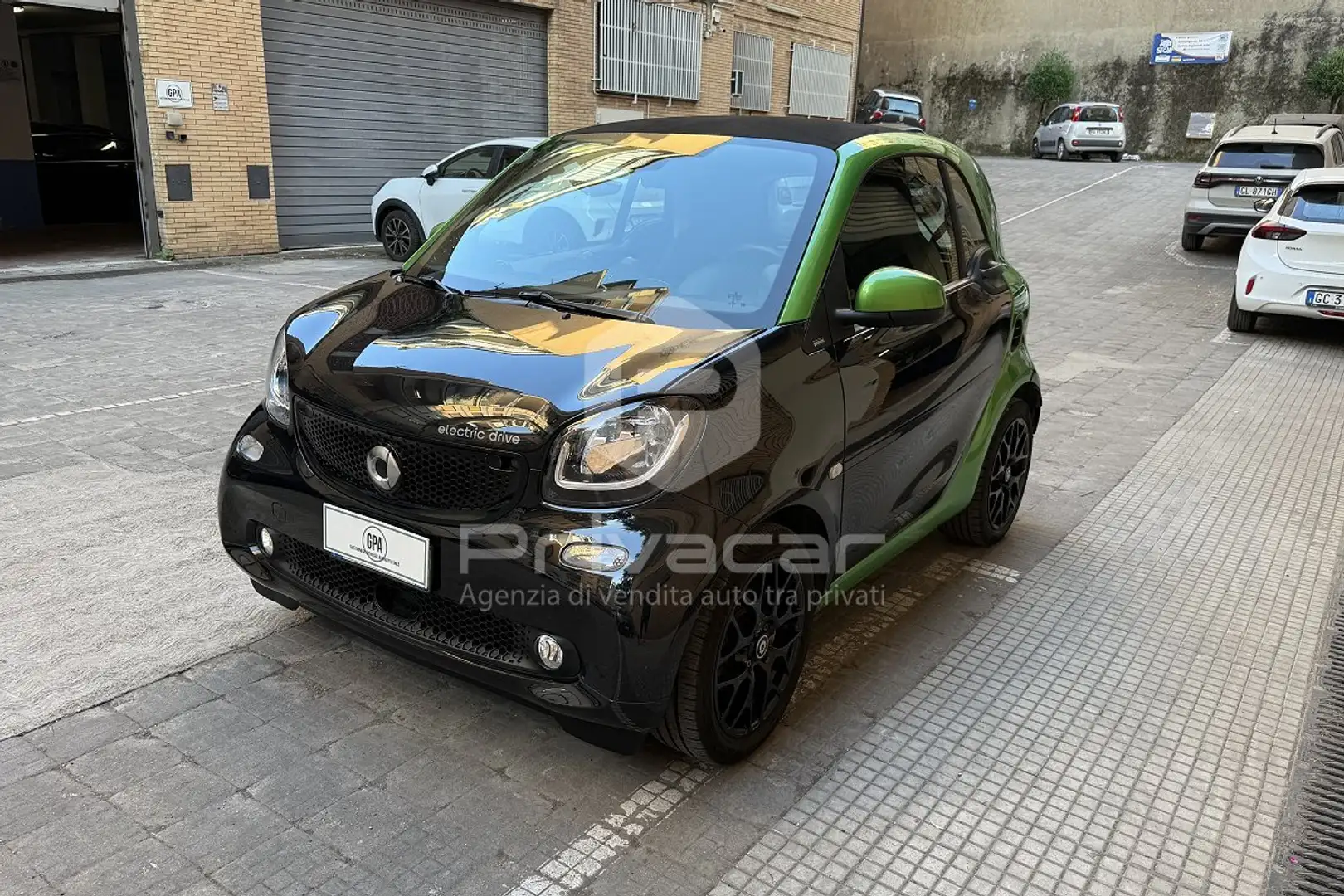 smart forTwo fortwo EQ Passion Zwart - 1