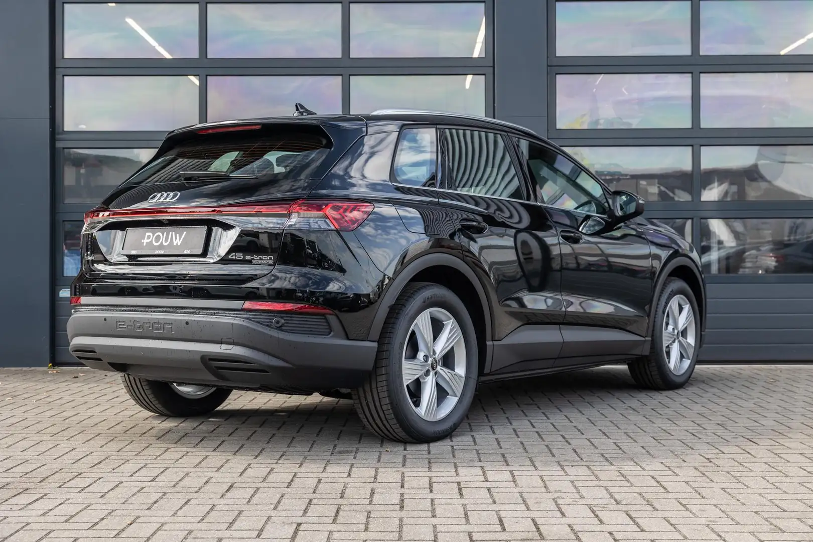 Audi Q4 e-tron 45 quattro 286pk Edition 82 kWh | LMV 19'' | Panor Czarny - 2