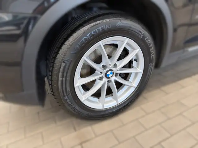 BMW X3 view 3