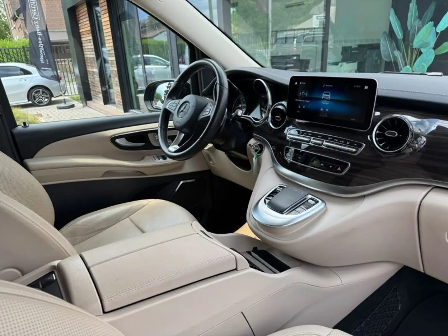 Mercedes-Benz V 300 V d 4MATIC AVANTGARDE Extra long - Double Cabine Noir - 2
