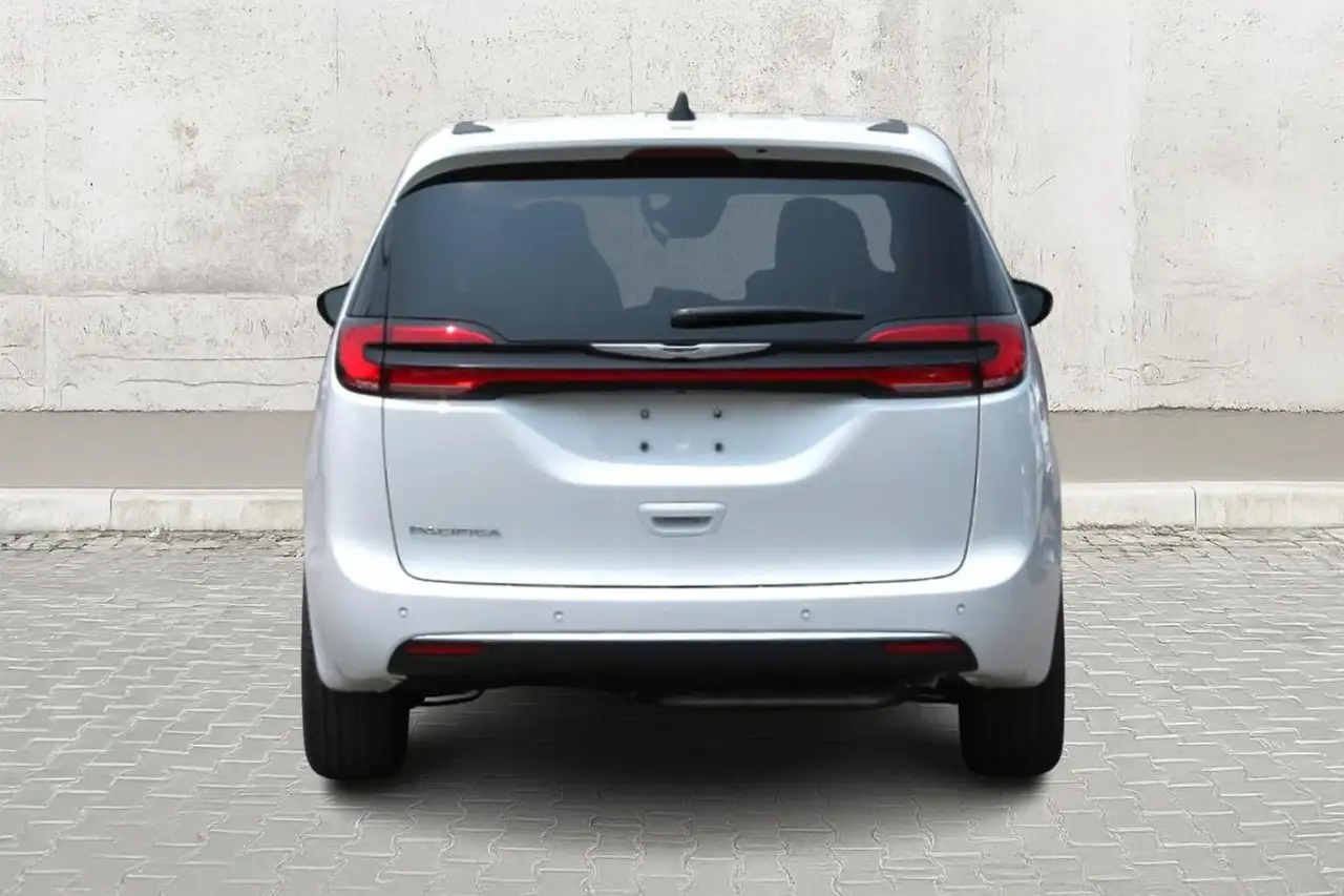 Chrysler Pacifica снимка Chrysler Pacifica