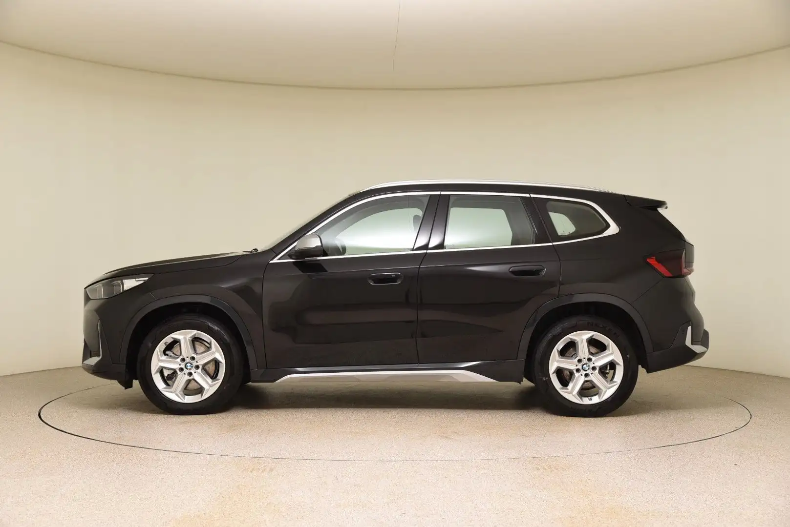 BMW X1 xDrive23d xLine DriveAss ACC AHK ParkAss Navi Rood - 2