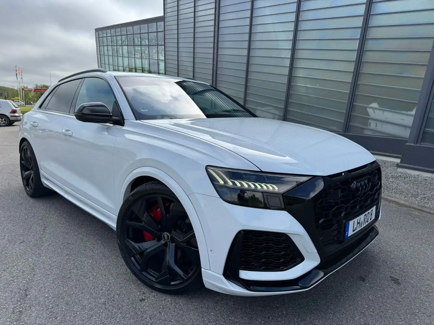 Audi RS Q8 RS Q8 4.0 TFSI quattro*Keramik*Matrix*Pano Weiß - 2