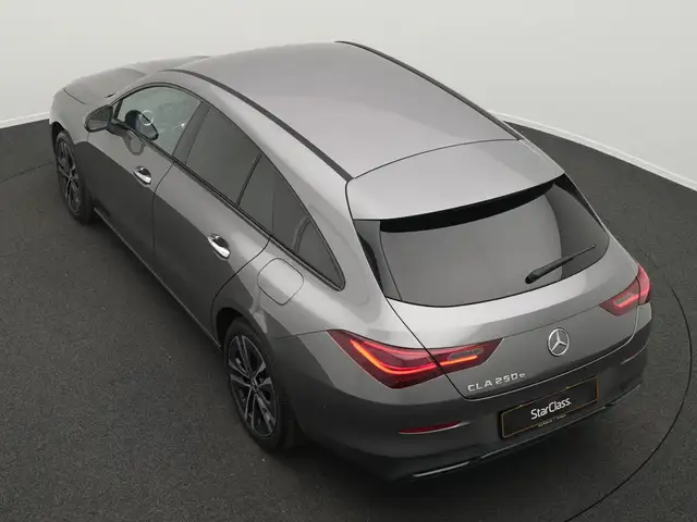 Mercedes-Benz 250 view 13