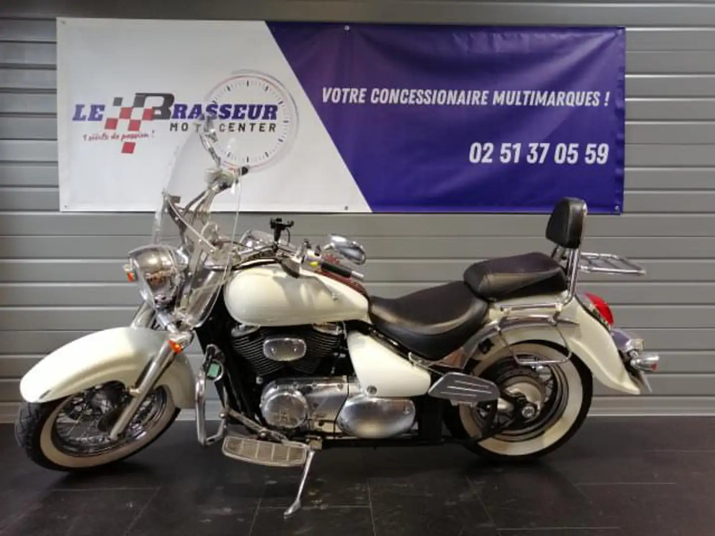 Suzuki VL 800 Blanc - 2