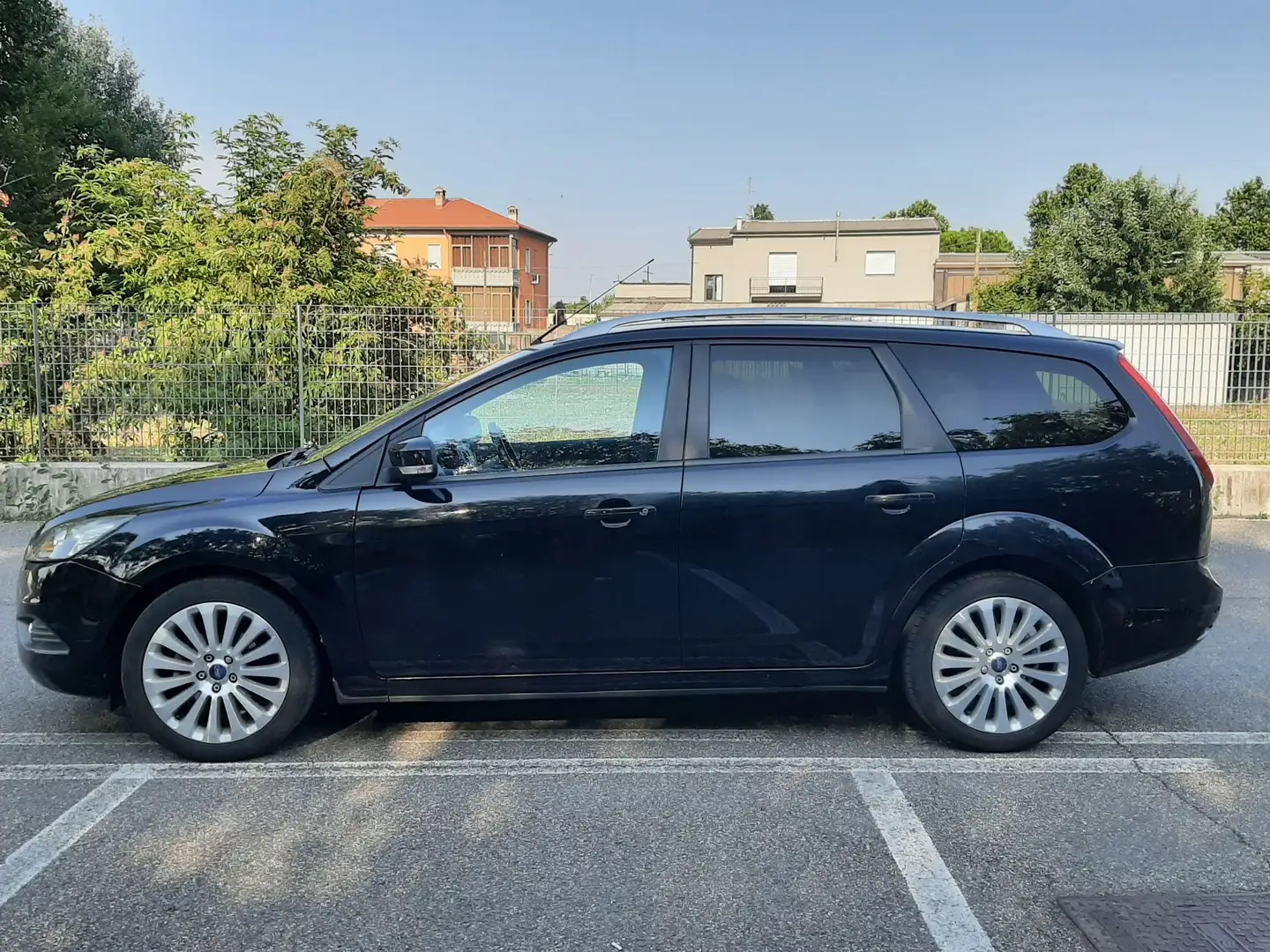 Ford Focus cc1.6i Titanium 115cv Noir - 2