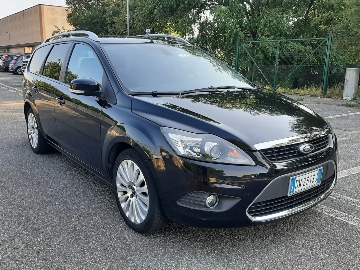 Ford Focus cc1.6i Titanium 115cv Zwart - 1