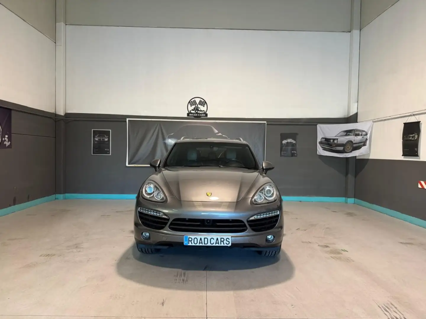 Porsche Cayenne Todoterreno Automático de 5 Puertas Grau - 2