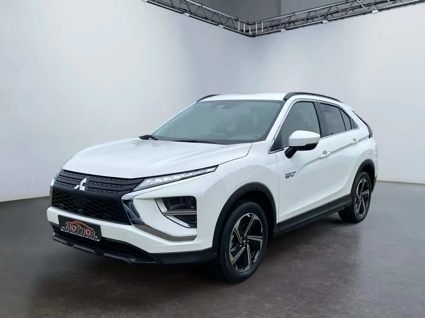 Mitsubishi Eclipse Cross BASIS PHEV 2.4 TEMP SHZ FLA LM bijela - 2