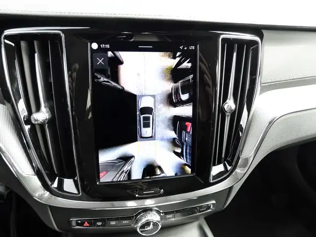 Volvo V60 Cross Country view 11
