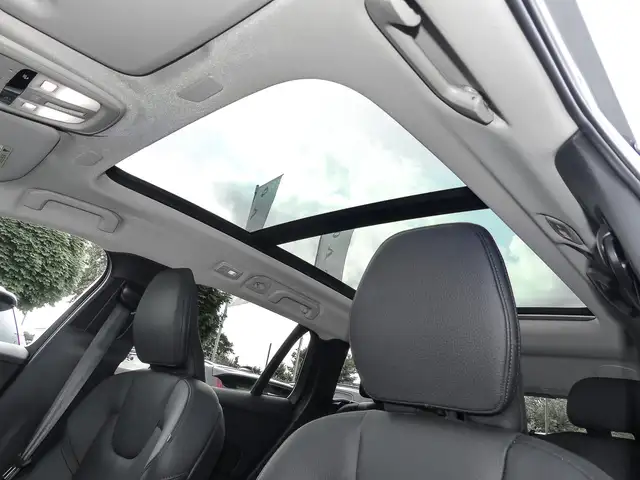 Volvo V60 Cross Country view 15