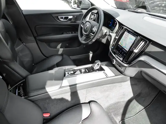 Volvo V60 Cross Country view 7