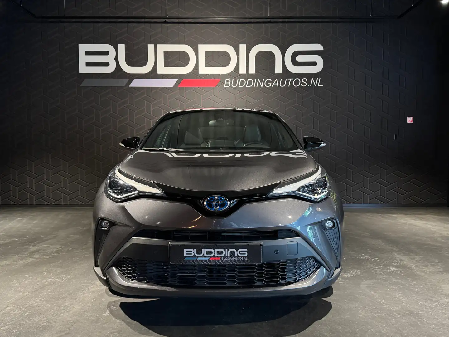 Toyota C-HR 2.0 Hybrid First Edition | CarPlay | Keyless Grijs - 2