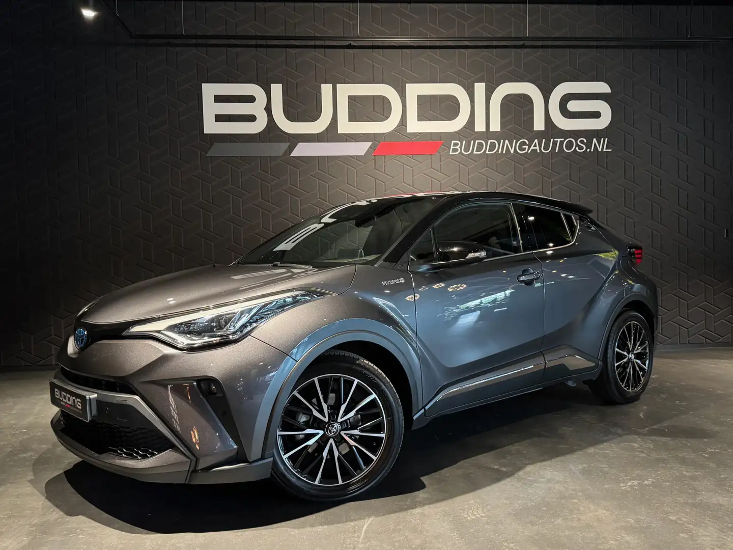 Toyota C-HR 2.0 Hybrid First Edition | CarPlay | Keyless Grijs - 1
