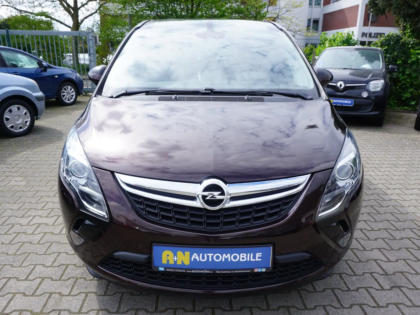 Opel Zafira Tourer Edition /KLIMA/EURO5/NAVI/SCHECKHEFT/TOP Auto Marrón - 2