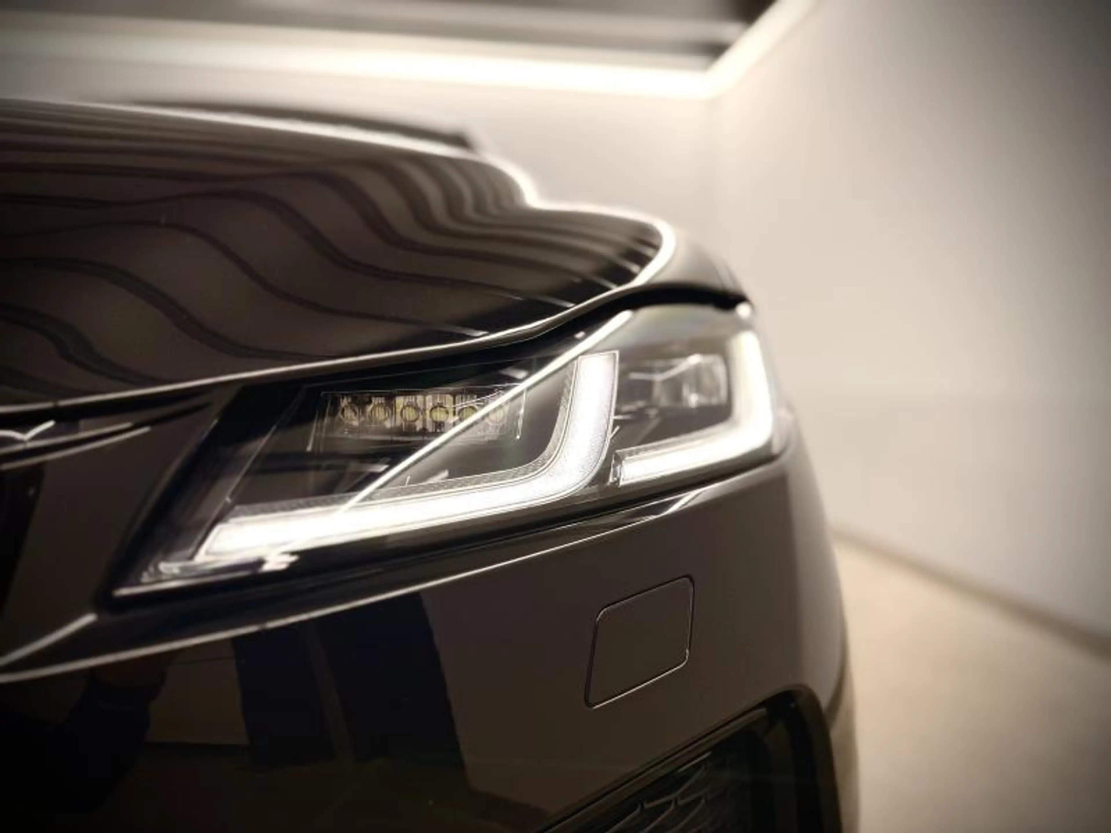 Jaguar F-Pace R-Dynamic SE P400e — photo 10