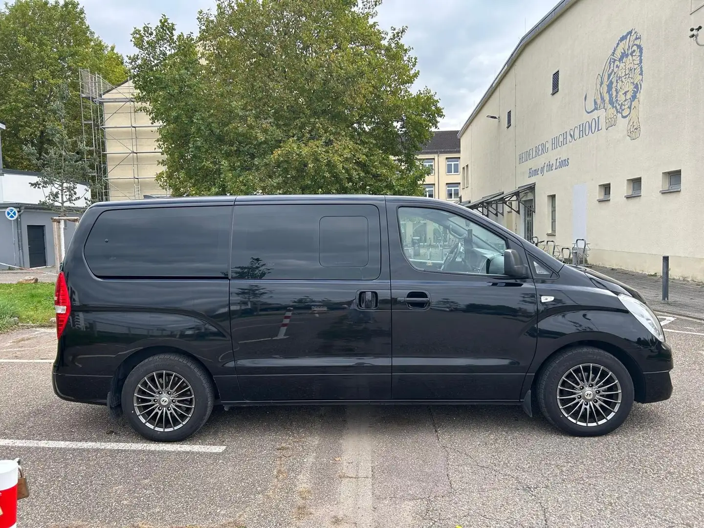 Hyundai H-1 H-1 2.5 CRDi Travel Trend Black - 1