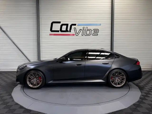 BMW M5 view 7